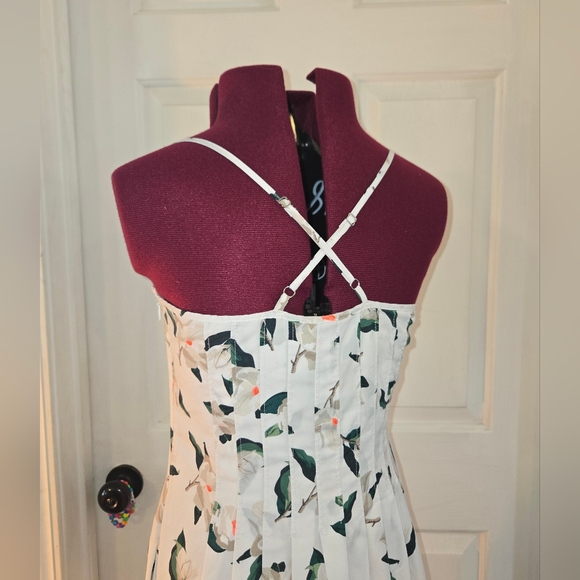 Banana Republic White Pleated Maxi Floral Magnolia Dress Size 0 - Picture 5 of 12